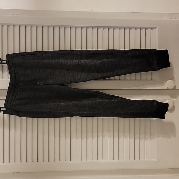 Boys Under Armour loose fit jogger pants size large - Picture 1 of 3